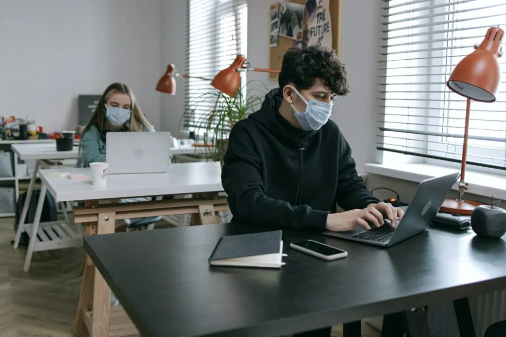 How COVID-19 Reshapes Digital Learning and Working - Gnowbe